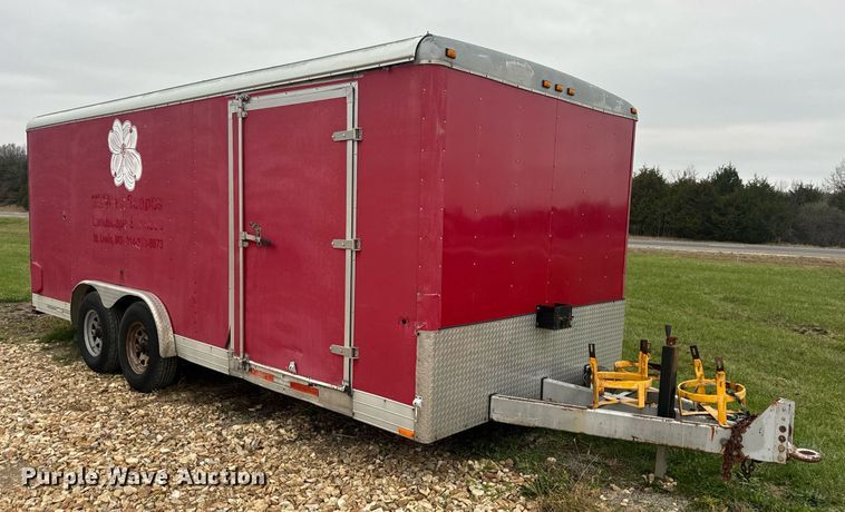 image for item EH7337 2002 Wells Cargo enclosed cargo trailer