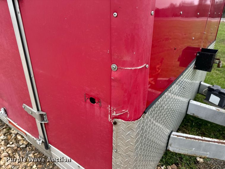 image for item EH7337 2002 Wells Cargo enclosed cargo trailer