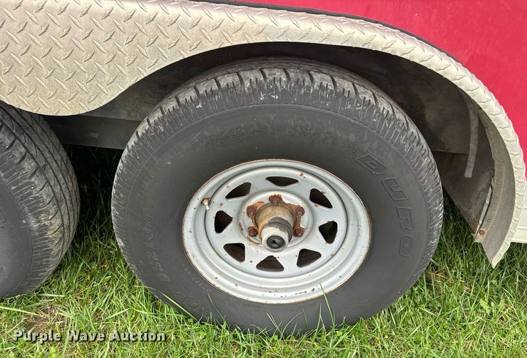 image for item EH7337 2002 Wells Cargo enclosed cargo trailer