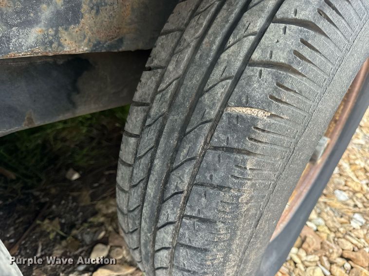 image for item EH7337 2002 Wells Cargo enclosed cargo trailer