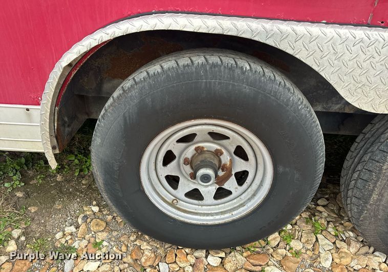 image for item EH7337 2002 Wells Cargo enclosed cargo trailer