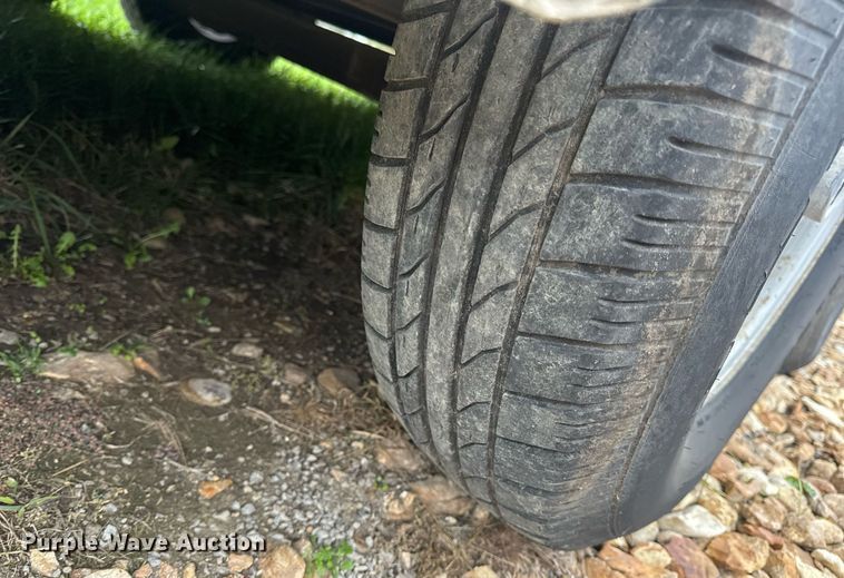 image for item EH7337 2002 Wells Cargo enclosed cargo trailer