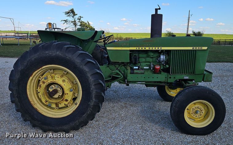 image for item EI8405 1975 John Deere 2030A tractor