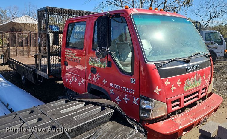 image for item EI8533 2007 Isuzu  NPR flatbed truck