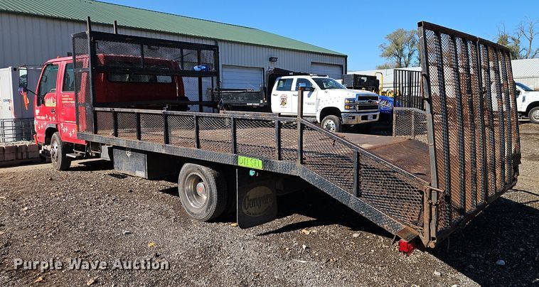 image for item EI8533 2007 Isuzu  NPR flatbed truck