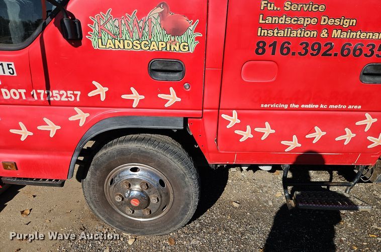 image for item EI8533 2007 Isuzu  NPR flatbed truck