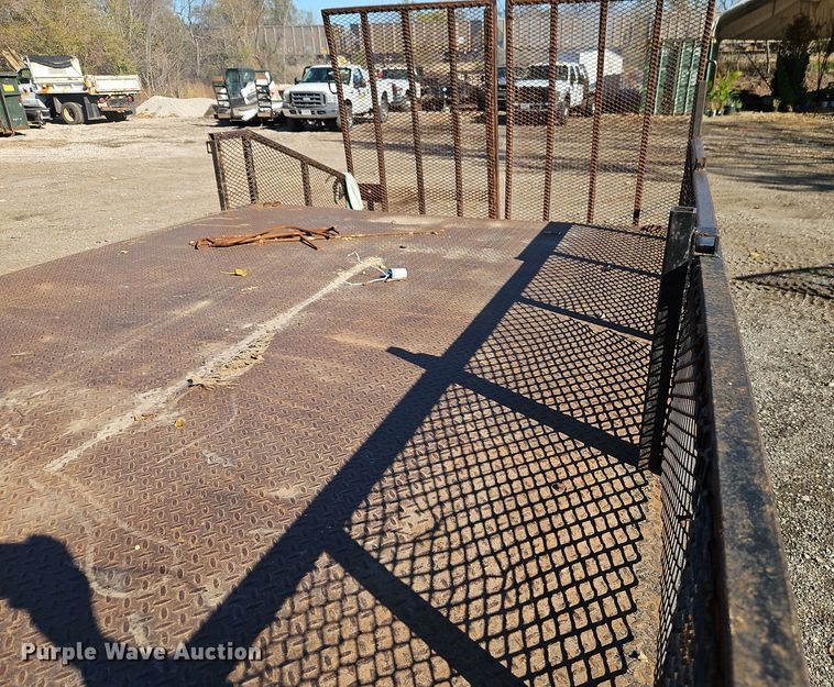 image for item EI8533 2007 Isuzu  NPR flatbed truck