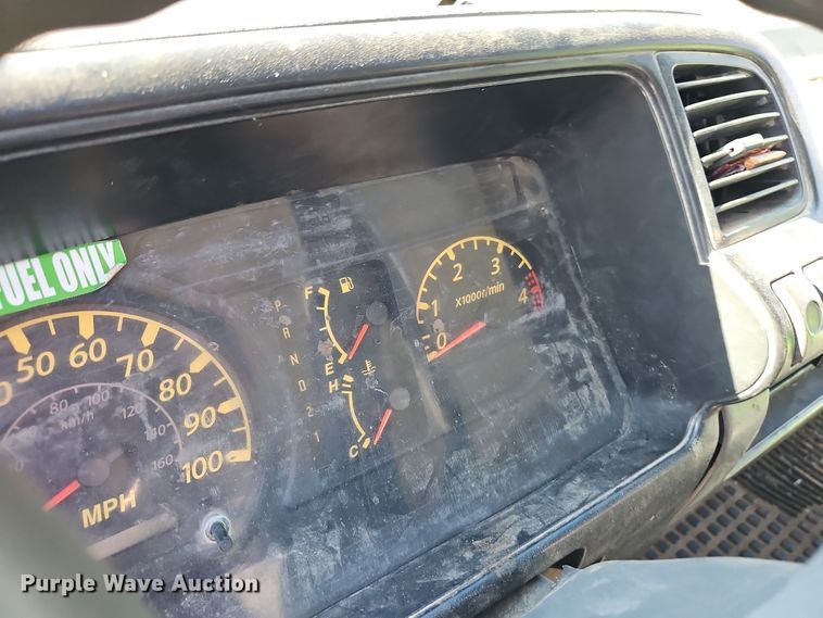 image for item EI8533 2007 Isuzu  NPR flatbed truck