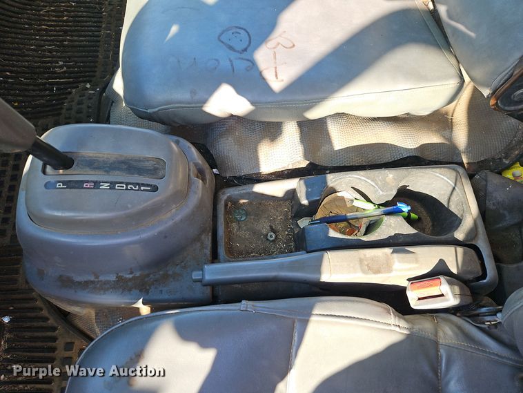 image for item EI8533 2007 Isuzu  NPR flatbed truck