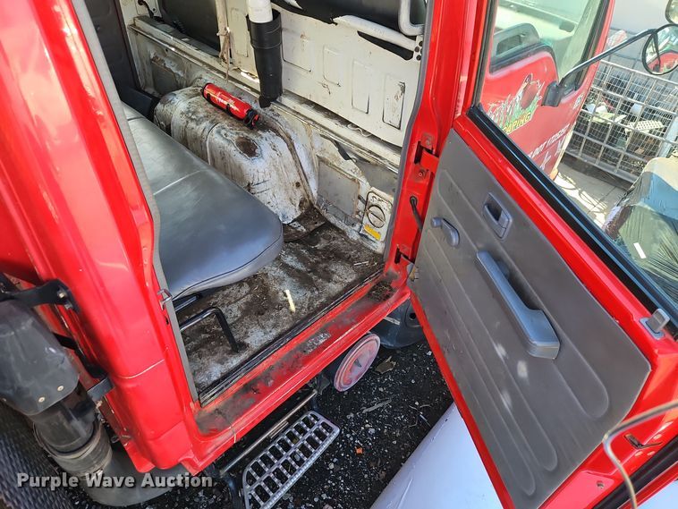 image for item EI8533 2007 Isuzu  NPR flatbed truck