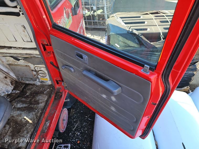 image for item EI8533 2007 Isuzu  NPR flatbed truck