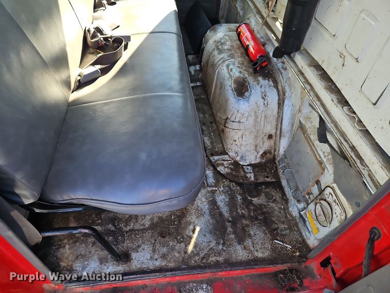 image for item EI8533 2007 Isuzu  NPR flatbed truck