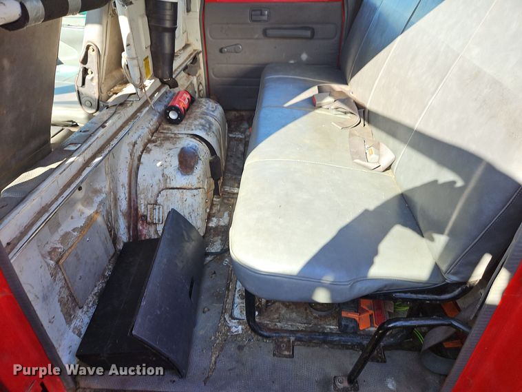 image for item EI8533 2007 Isuzu  NPR flatbed truck