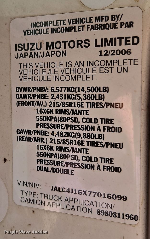 image for item EI8533 2007 Isuzu  NPR flatbed truck