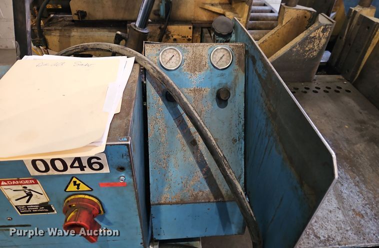 image for item EI8580 DoAll C-4100CNC metal band saw