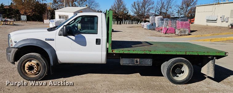image for item EI8588 2007 Ford F450 Super Duty XL flatbed truck