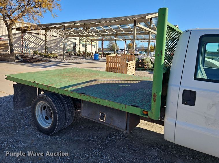 image for item EI8588 2007 Ford F450 Super Duty XL flatbed truck