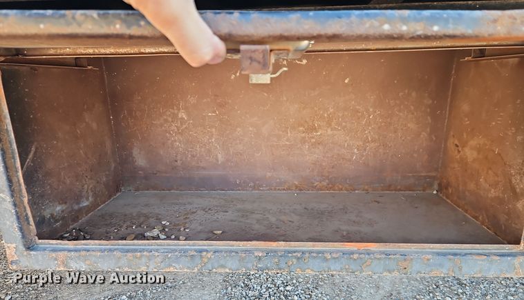 image for item EI8588 2007 Ford F450 Super Duty XL flatbed truck