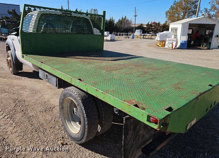 image for item EI8588 2007 Ford F450 Super Duty XL flatbed truck