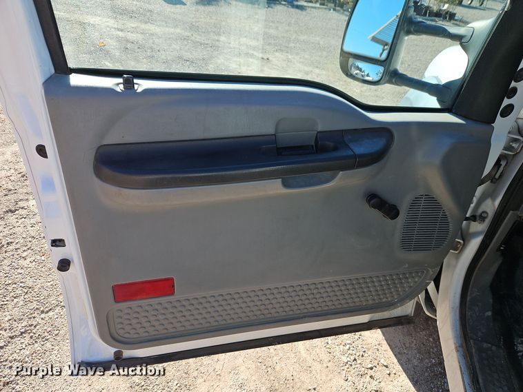 image for item EI8588 2007 Ford F450 Super Duty XL flatbed truck