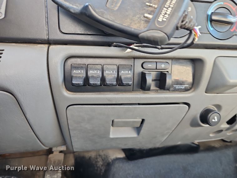 image for item EI8588 2007 Ford F450 Super Duty XL flatbed truck