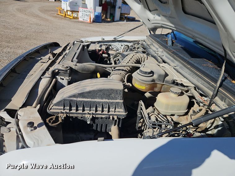 image for item EI8588 2007 Ford F450 Super Duty XL flatbed truck