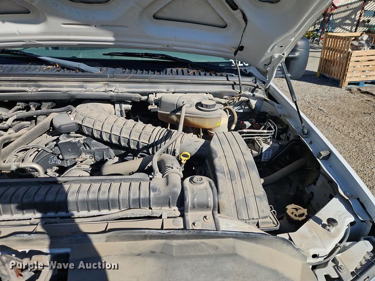 image for item EI8588 2007 Ford F450 Super Duty XL flatbed truck