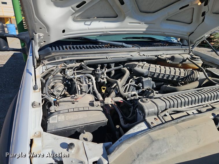 image for item EI8588 2007 Ford F450 Super Duty XL flatbed truck