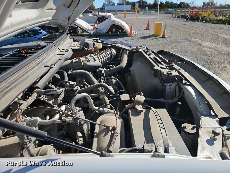 image for item EI8588 2007 Ford F450 Super Duty XL flatbed truck