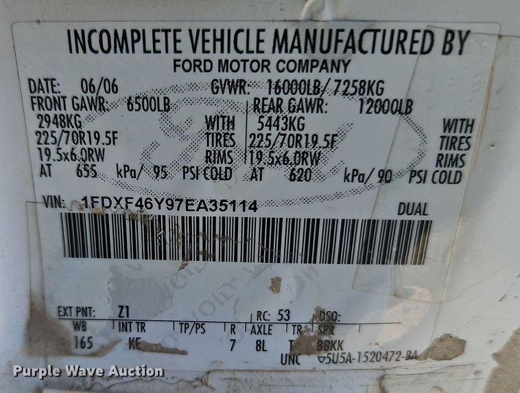 image for item EI8588 2007 Ford F450 Super Duty XL flatbed truck