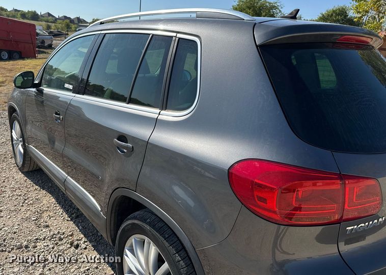 image for item EJ3100 2013 Volkswagen Tiguan SUV