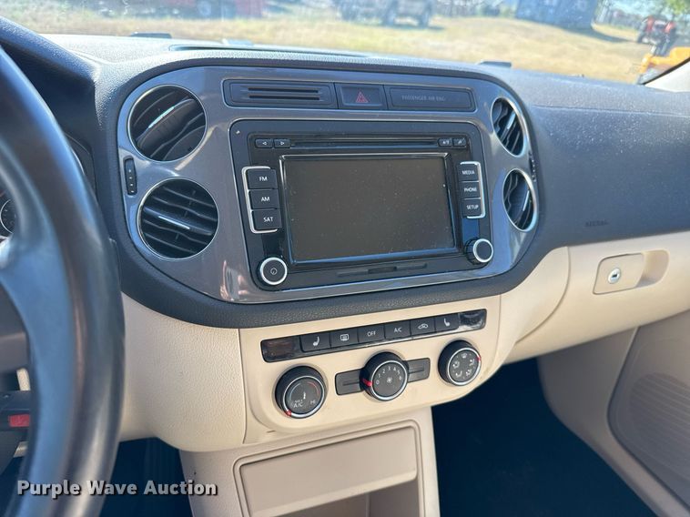 image for item EJ3100 2013 Volkswagen Tiguan SUV