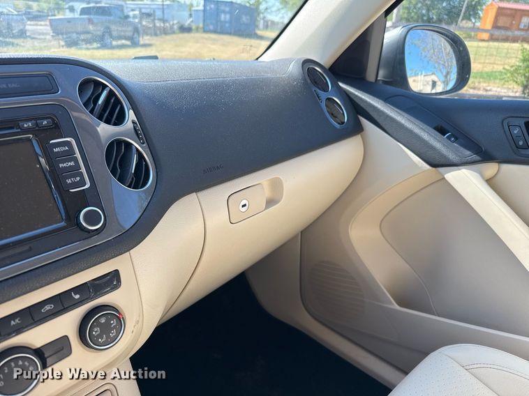 image for item EJ3100 2013 Volkswagen Tiguan SUV