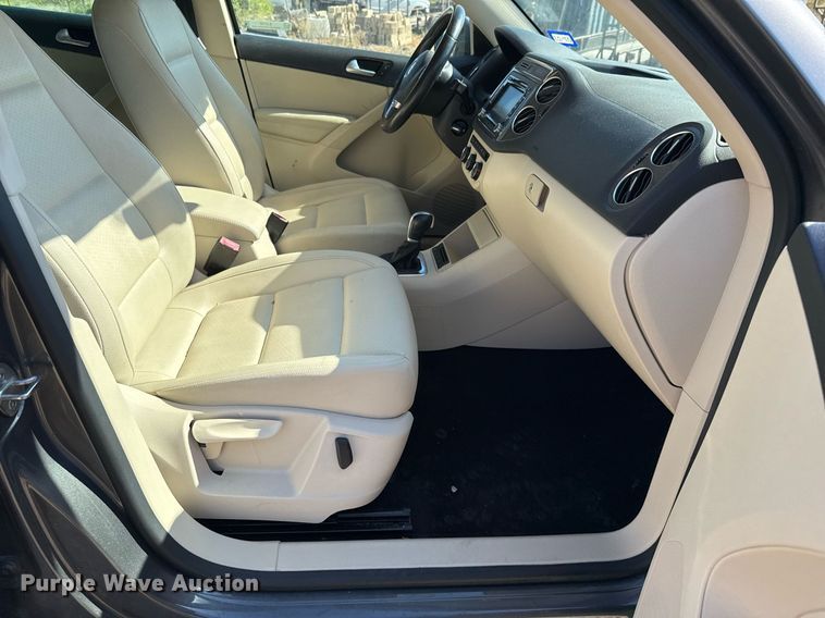 image for item EJ3100 2013 Volkswagen Tiguan SUV