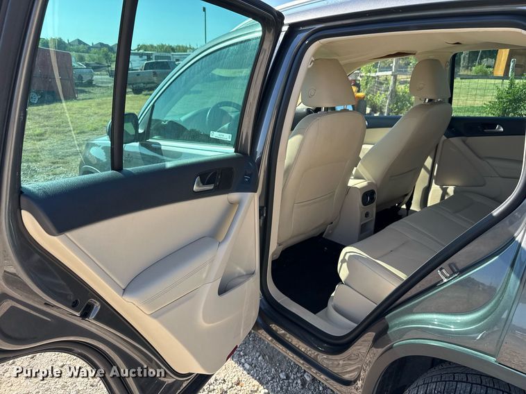 image for item EJ3100 2013 Volkswagen Tiguan SUV