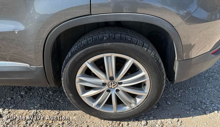 image for item EJ3100 2013 Volkswagen Tiguan SUV