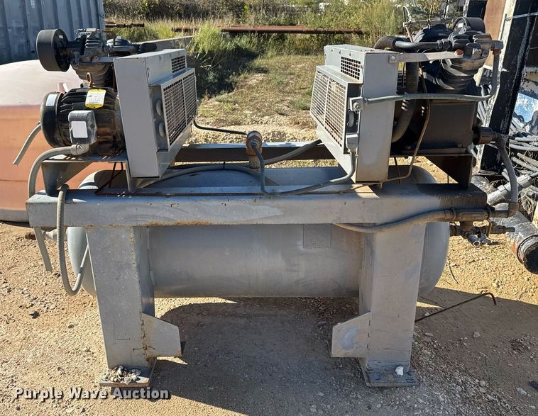 image for item EJ3210 1999 Ingersoll Rand T30 air compressor