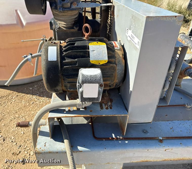 image for item EJ3210 1999 Ingersoll Rand T30 air compressor