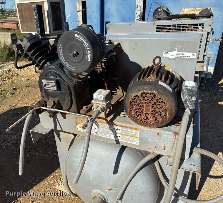 image for item EJ3210 1999 Ingersoll Rand T30 air compressor