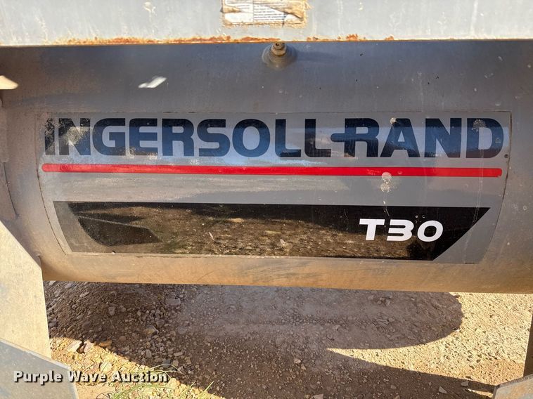 image for item EJ3210 1999 Ingersoll Rand T30 air compressor