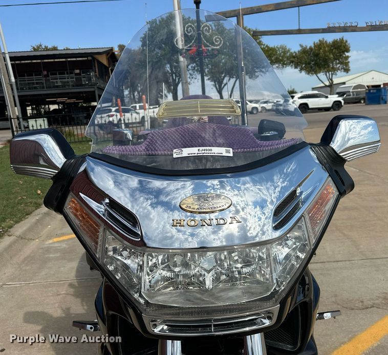 image for item EJ4930 2000 Honda Goldwing 25th Anniversary  motorcycle