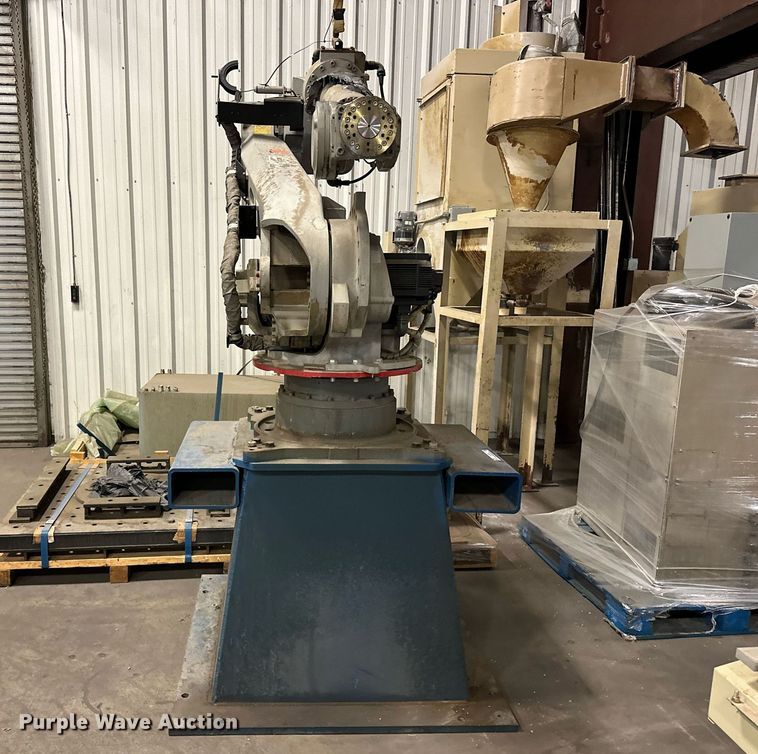 image for item EJ5100 Motoman ES165NT robotic welder