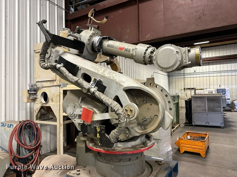 image for item EJ5100 Motoman ES165NT robotic welder