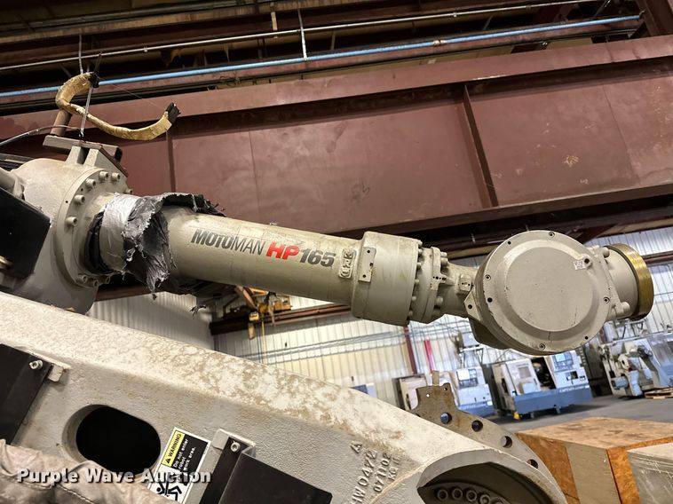 image for item EJ5100 Motoman ES165NT robotic welder