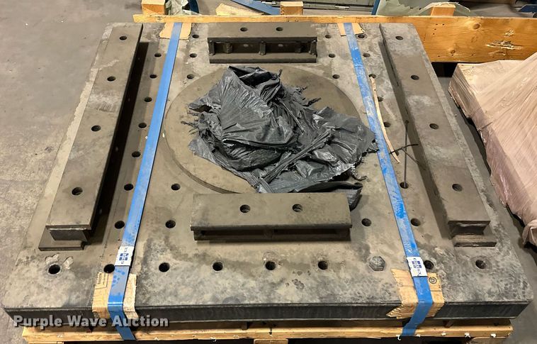 image for item EJ5100 Motoman ES165NT robotic welder