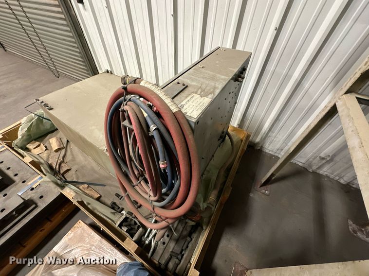 image for item EJ5100 Motoman ES165NT robotic welder