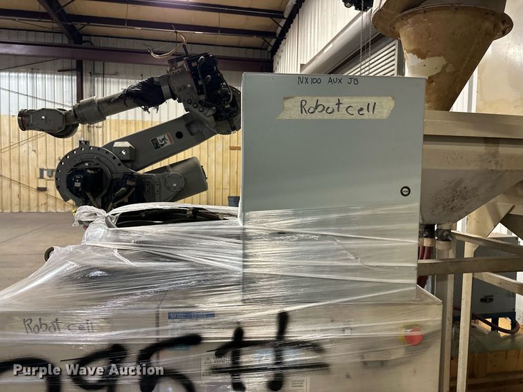 image for item EJ5100 Motoman ES165NT robotic welder