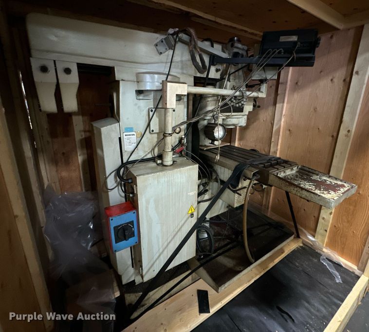 image for item EJ5111 Modern B-6GHAV milling machine