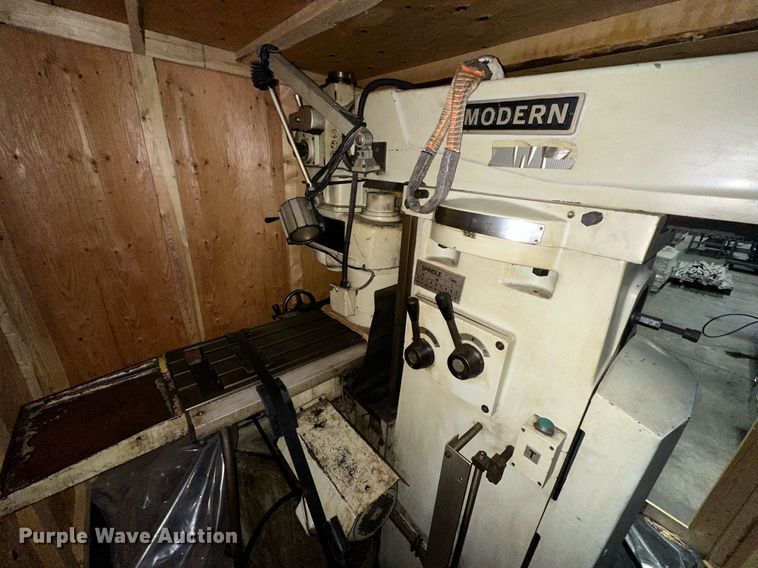 image for item EJ5111 Modern B-6GHAV milling machine