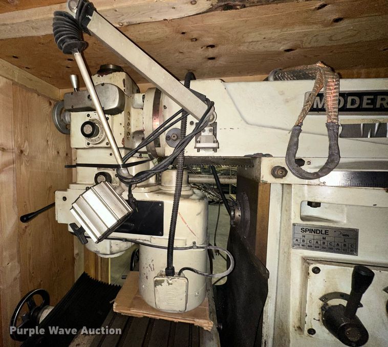 image for item EJ5111 Modern B-6GHAV milling machine